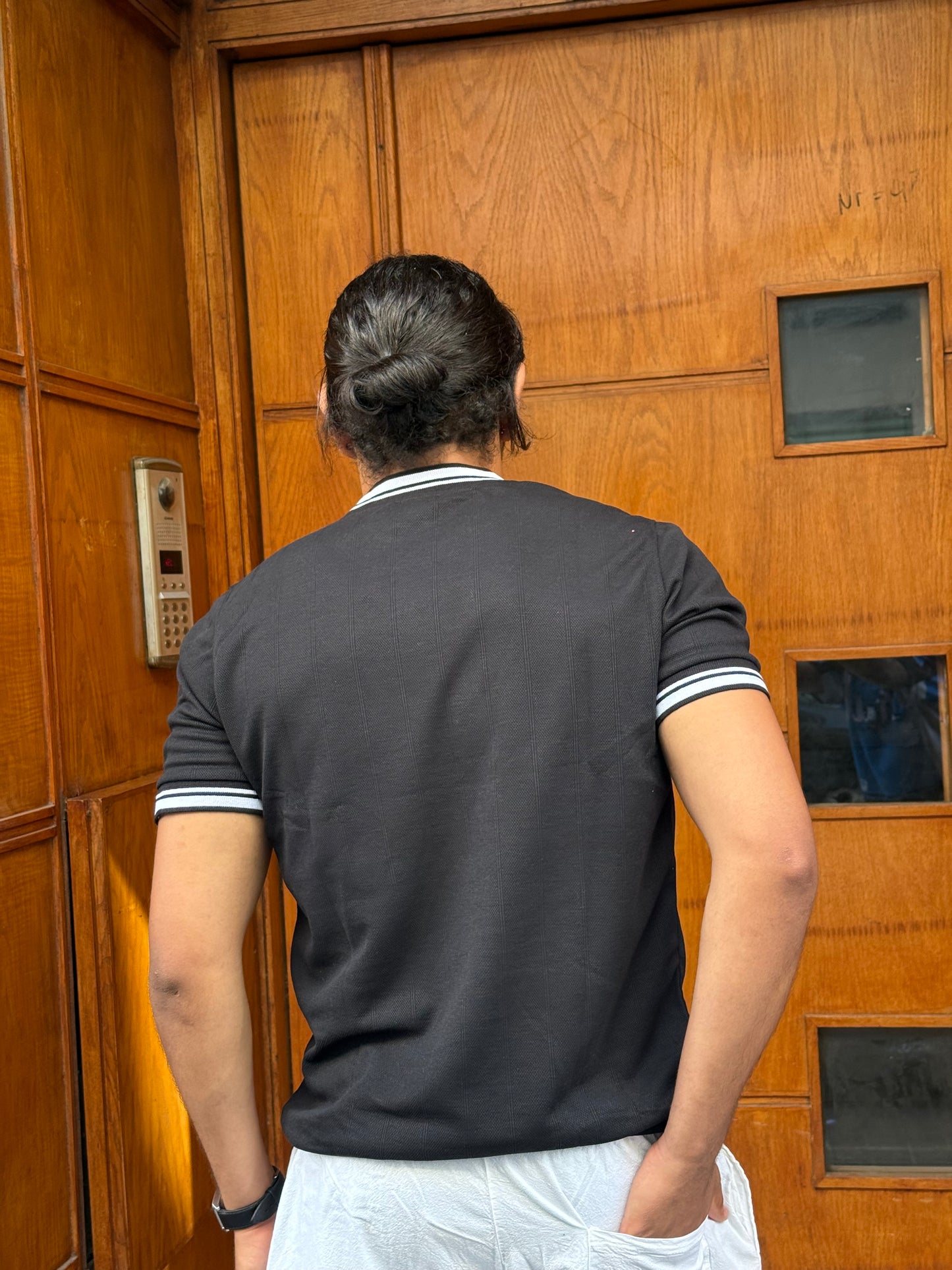 T-SHIRT SLIM FIT BLACK NGR 023