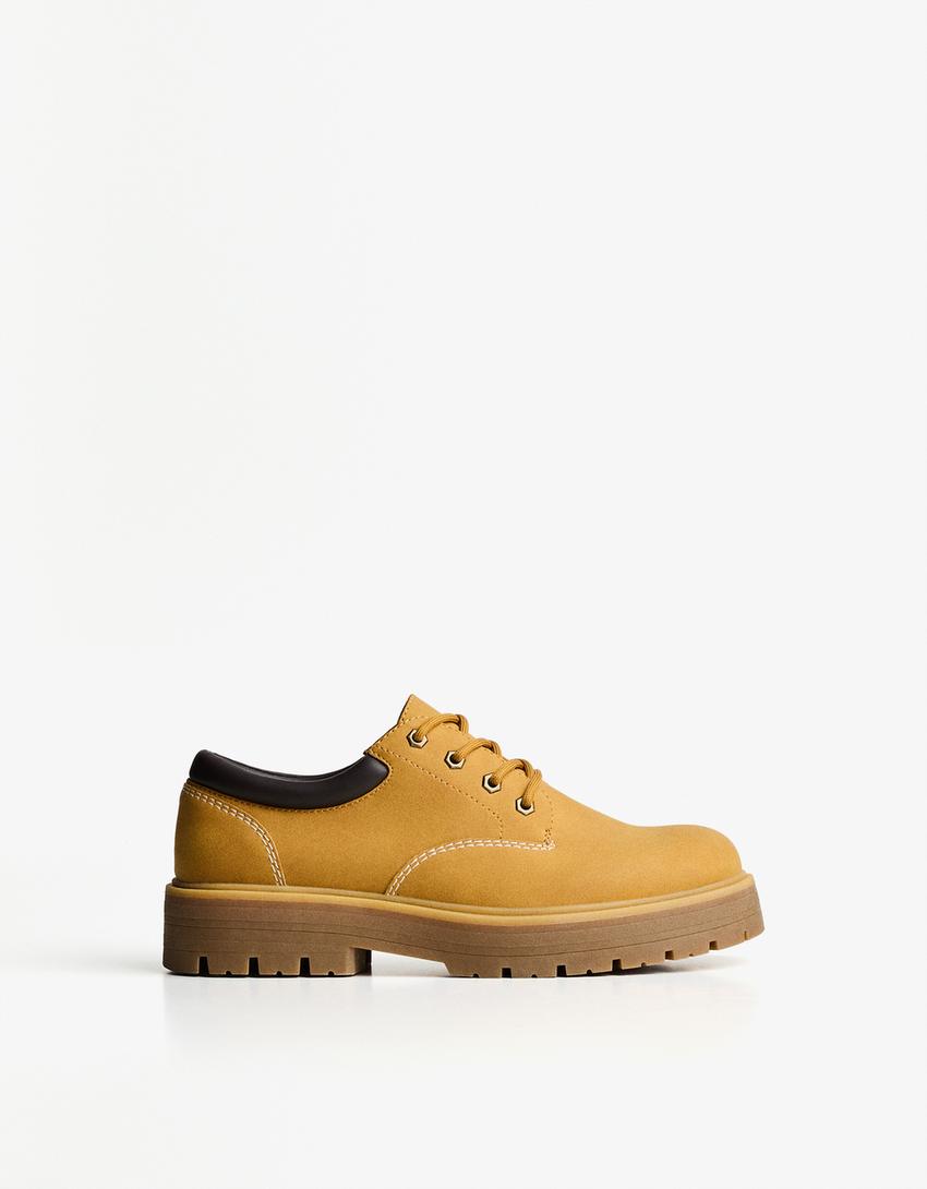 Shoes with quilted detail BERSHKA