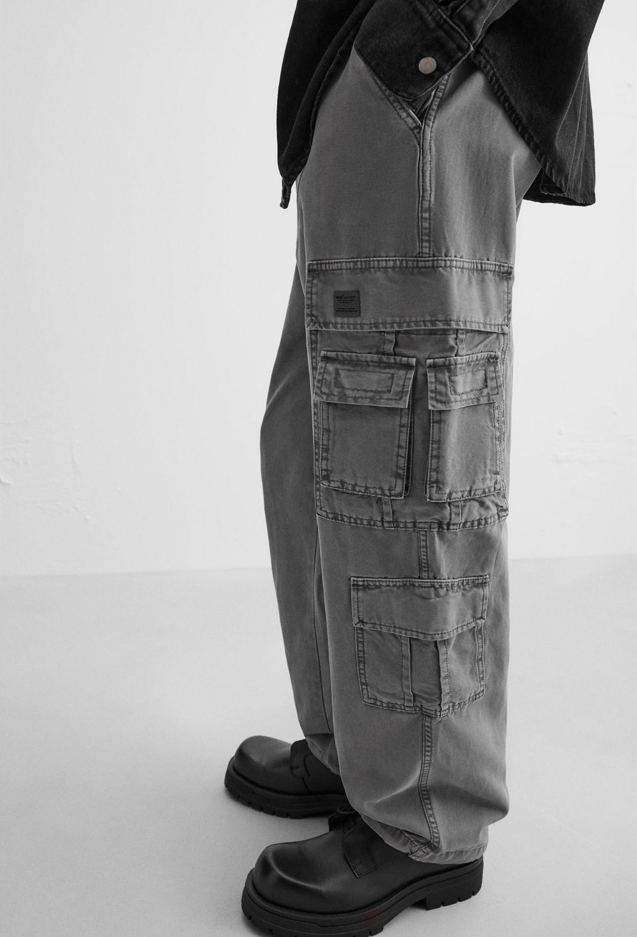CARGO TROUSERS GRIS ZARA