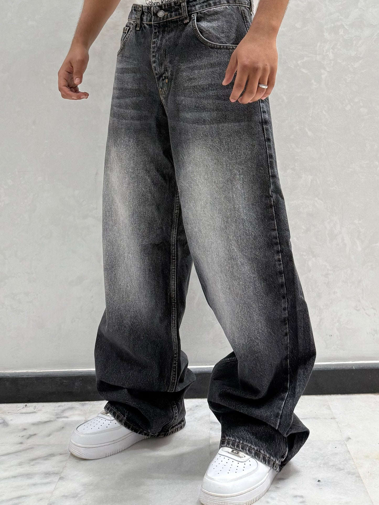 SUPPER BAGGY BASKETBALL GRIS NOIR LC