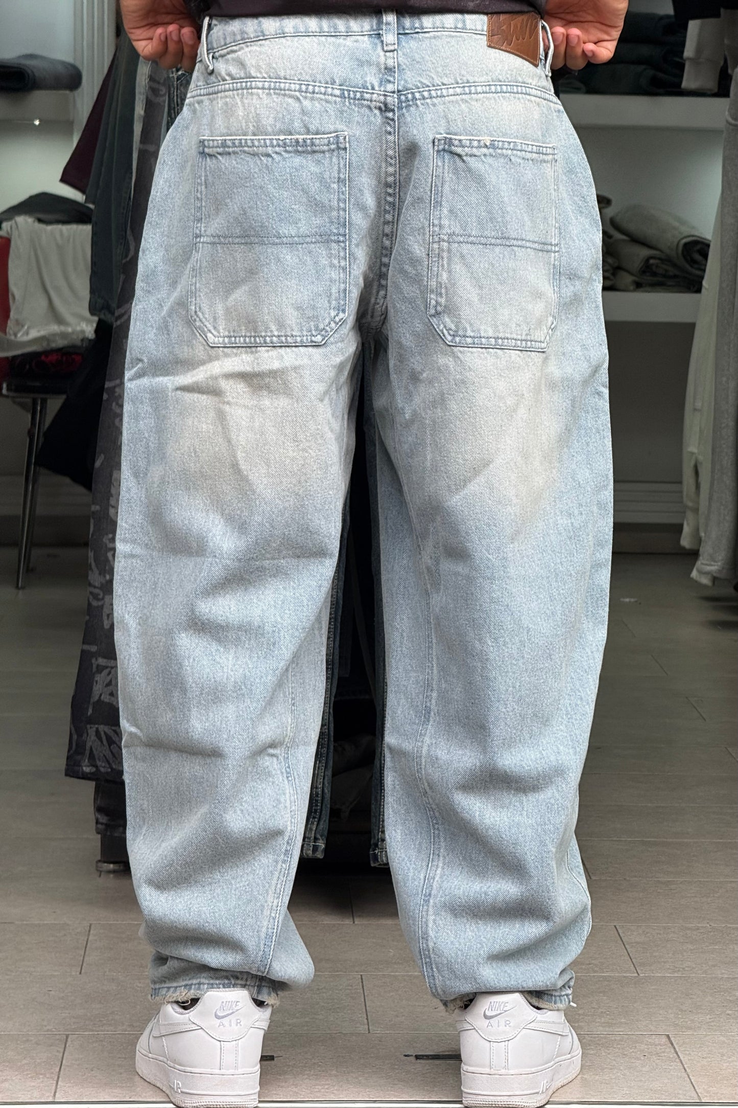 BALLOON FIT JEANS DELAVE DIRTY