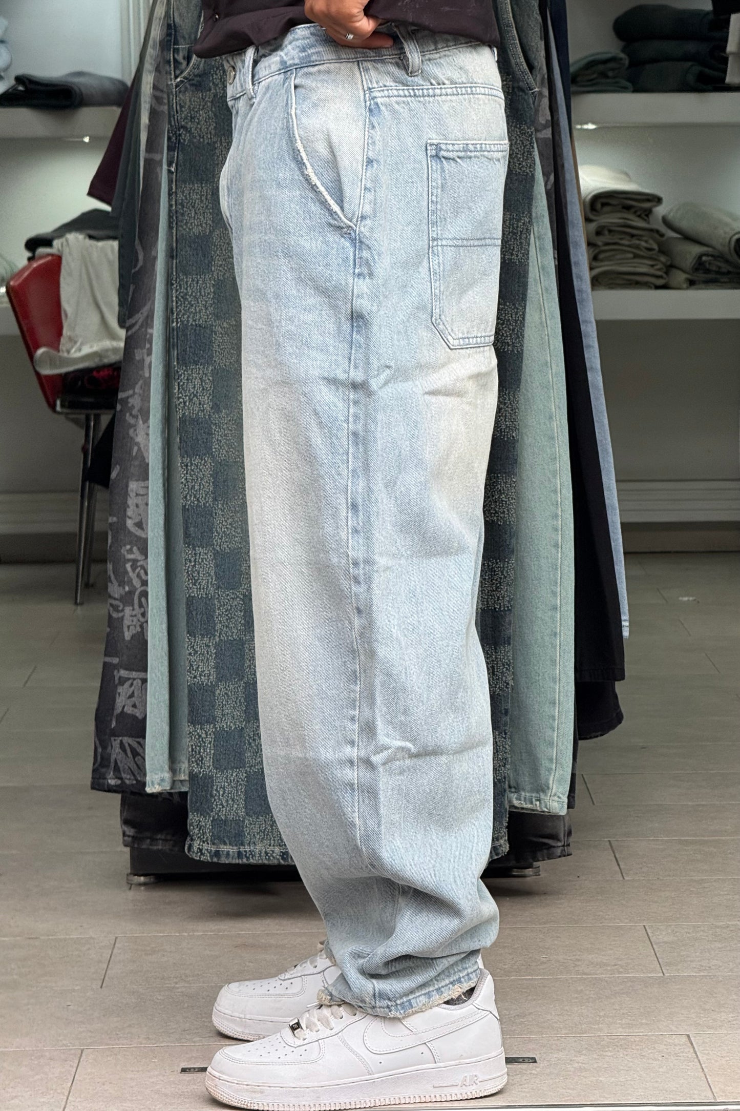 BALLOON FIT JEANS DELAVE DIRTY