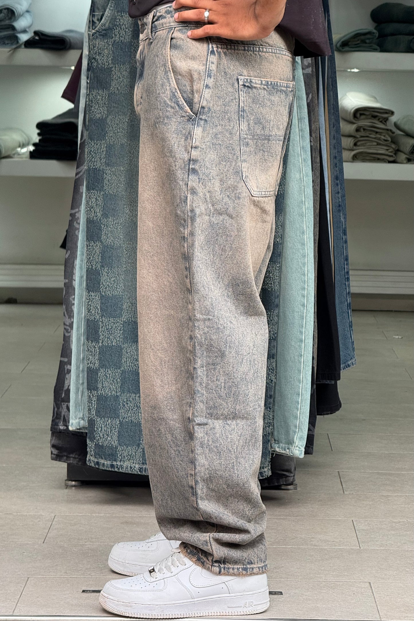 BALLOON FIT JEANS DIRTY MARRON