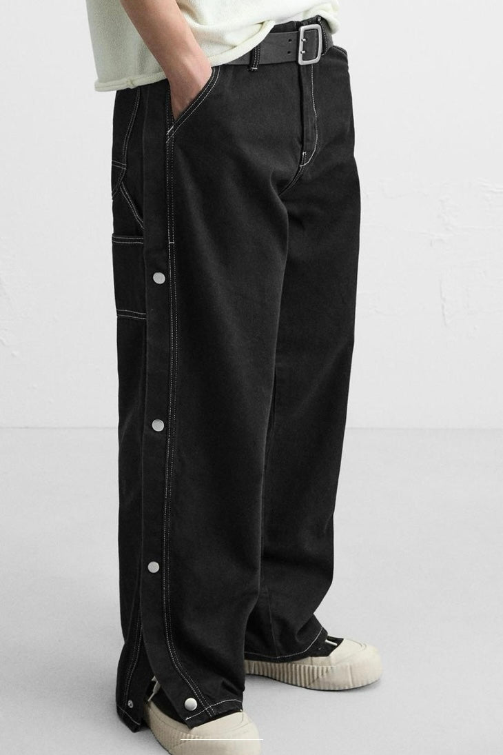RELAXED FIT JEANS WITH BUTTONS