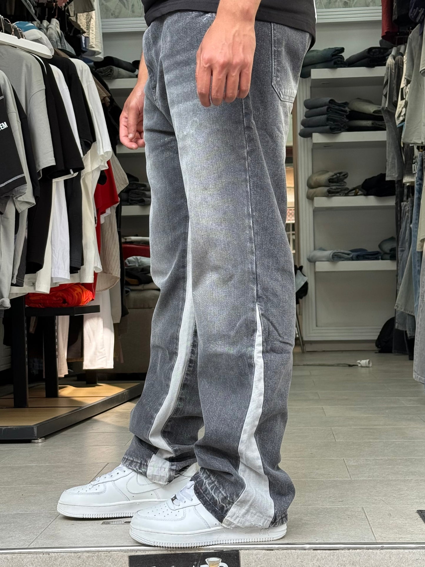 JEANS FLARE BANDE BLANC GRIS NOIR