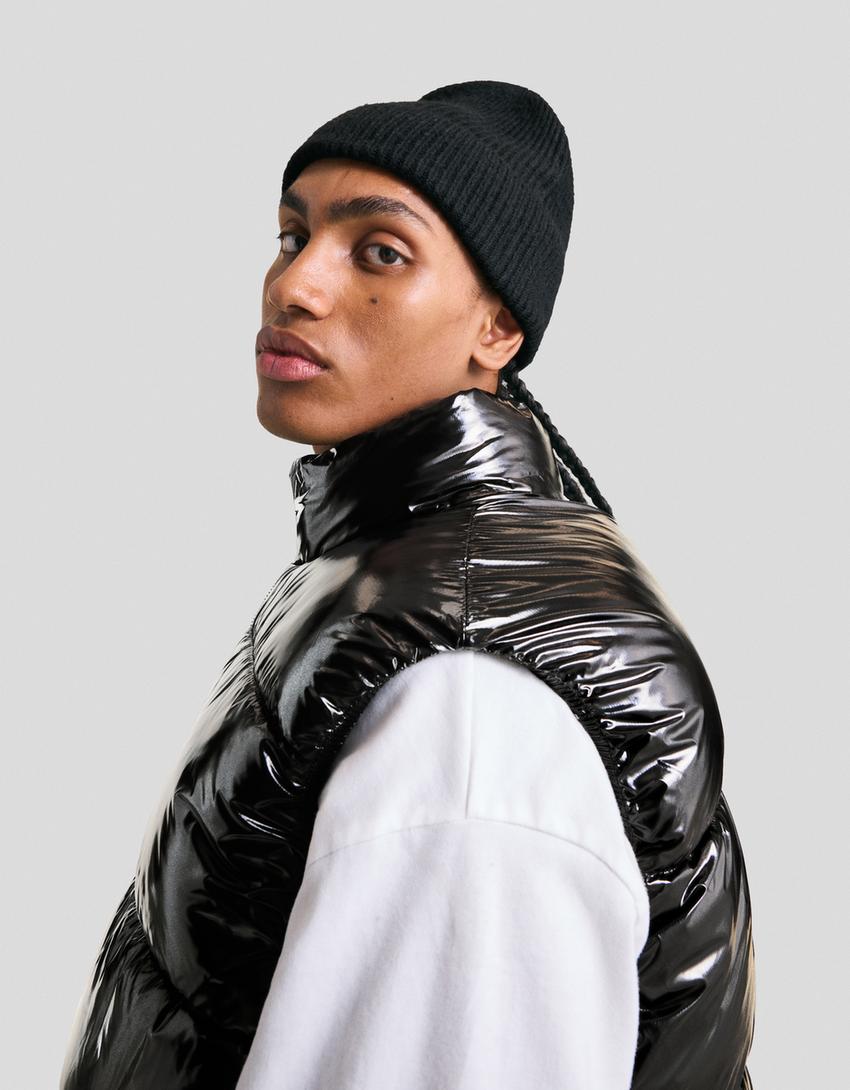 DOUDOUNE SANS MANCHES NOIR BERSHKA