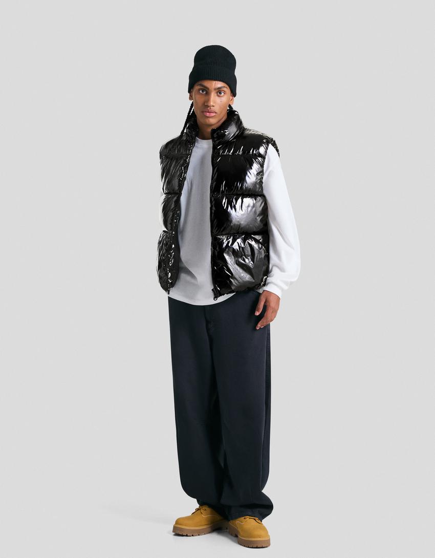 DOUDOUNE SANS MANCHES NOIR BERSHKA