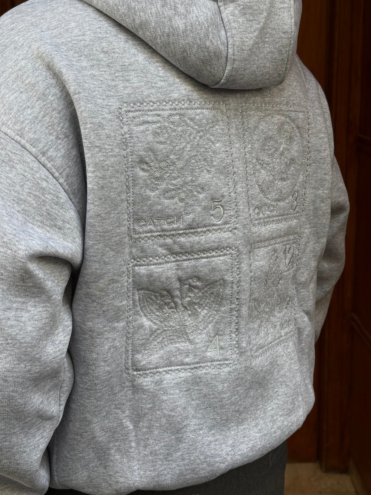 HOODIES BRODERIE GREY BL