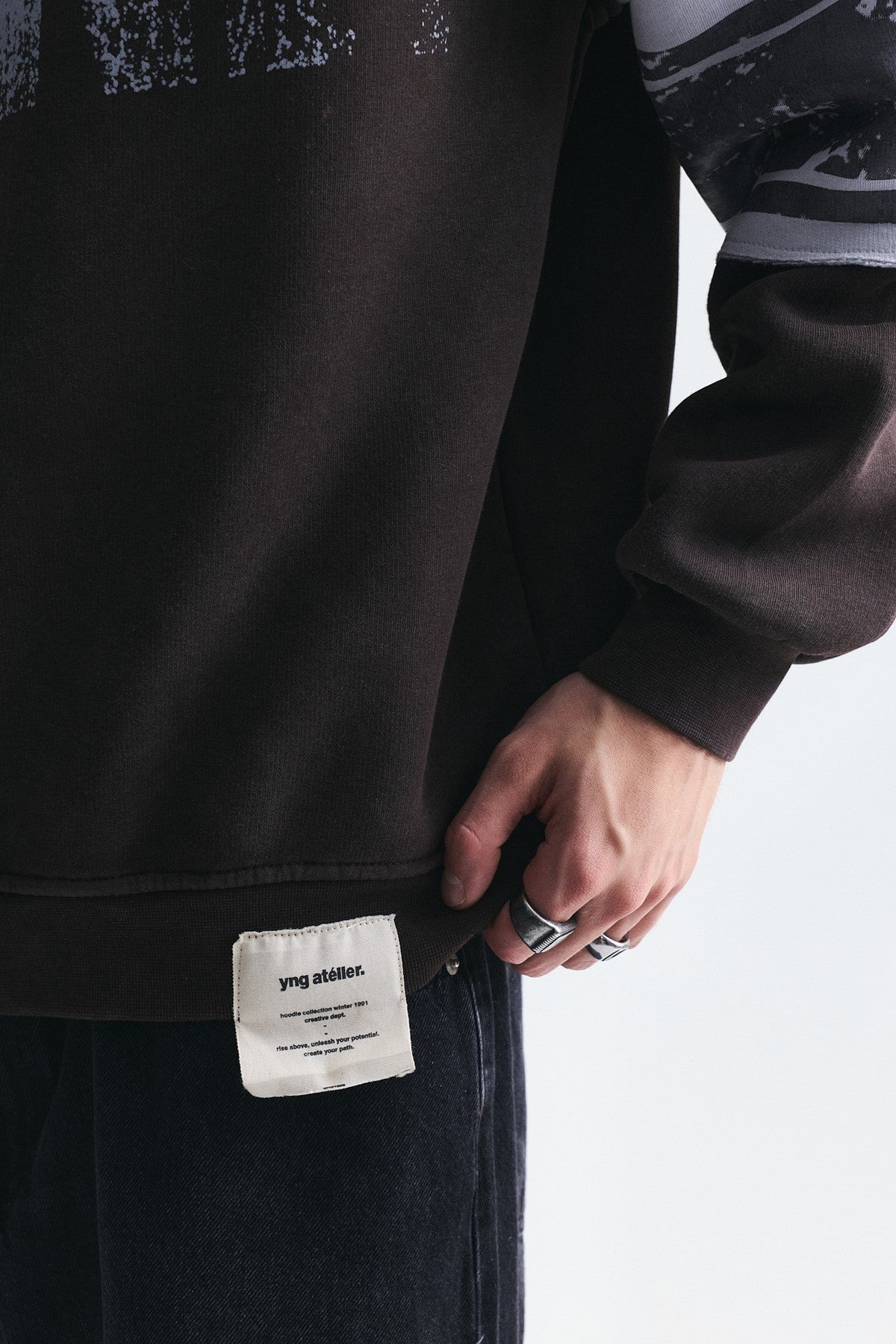 SWEATSHIRT BORN BROWN VM V70-237