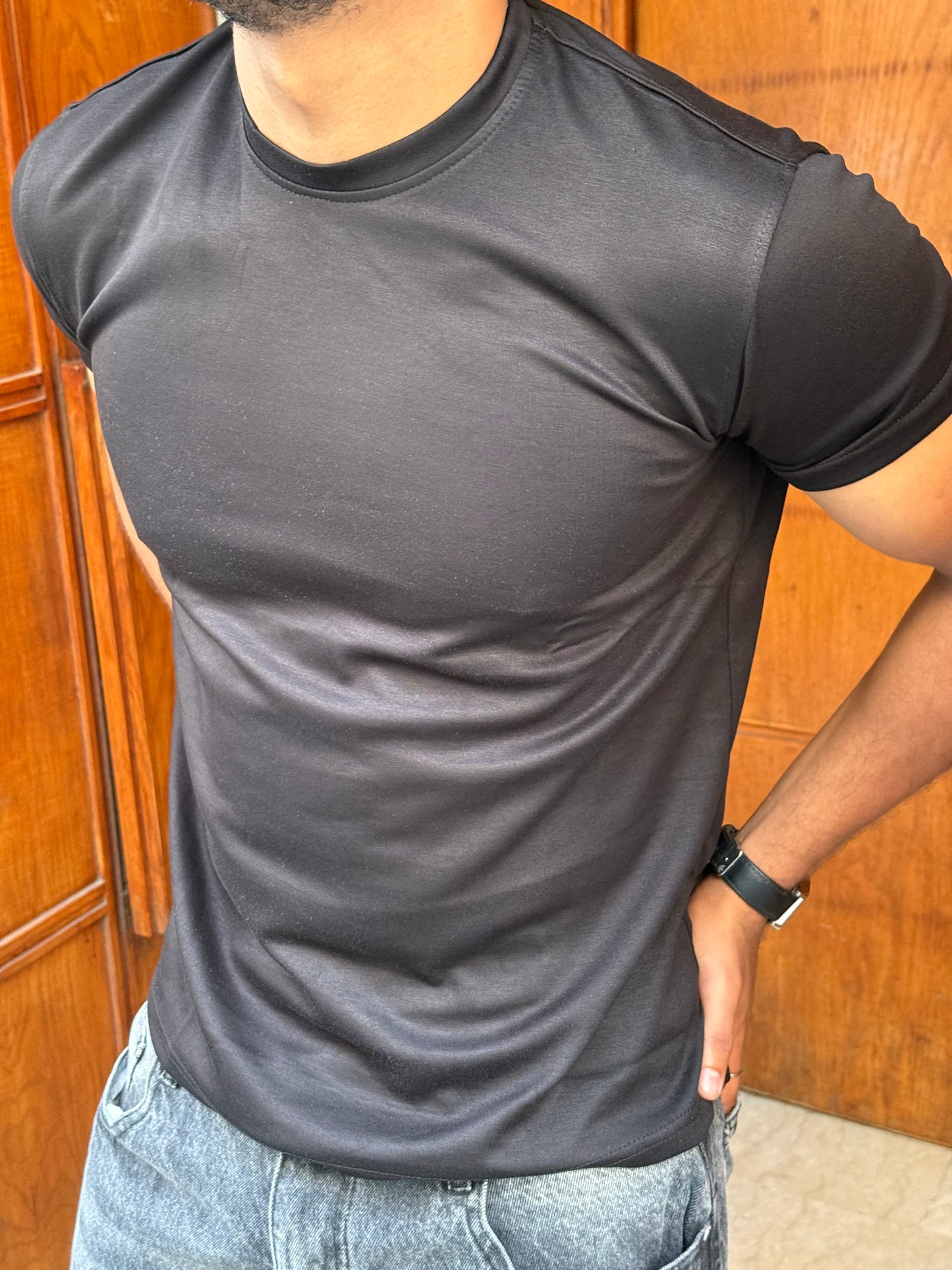 T-SHIRT BASIC SLIM FIT BLACK NGR 999