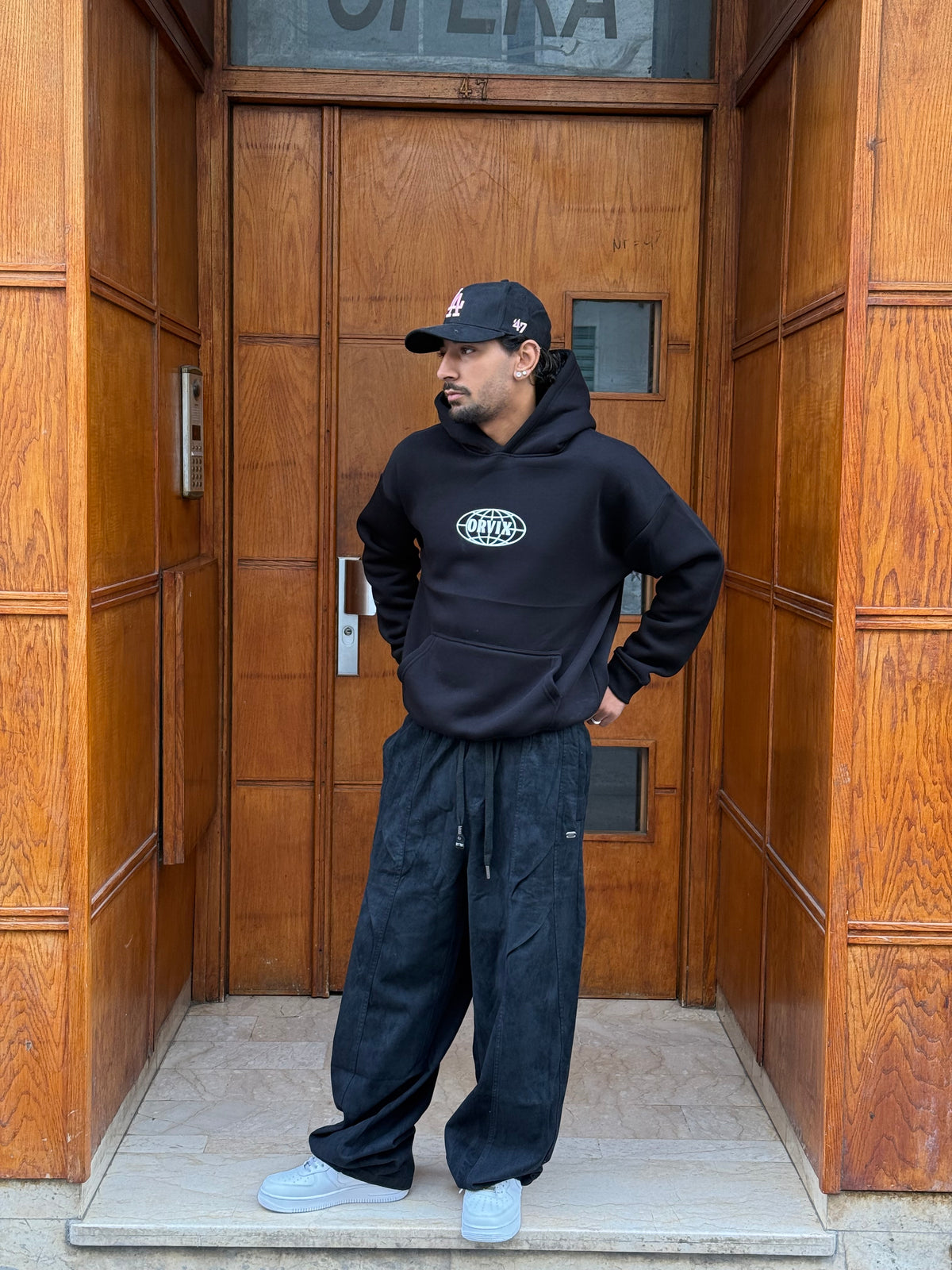 HOODIES WORLD TOUR BLACK OVX