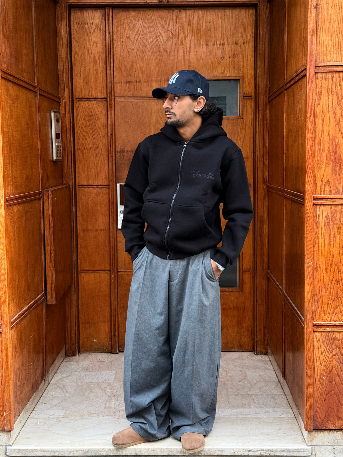 HOODIES ZIP BARRIER STATE BLACK BL