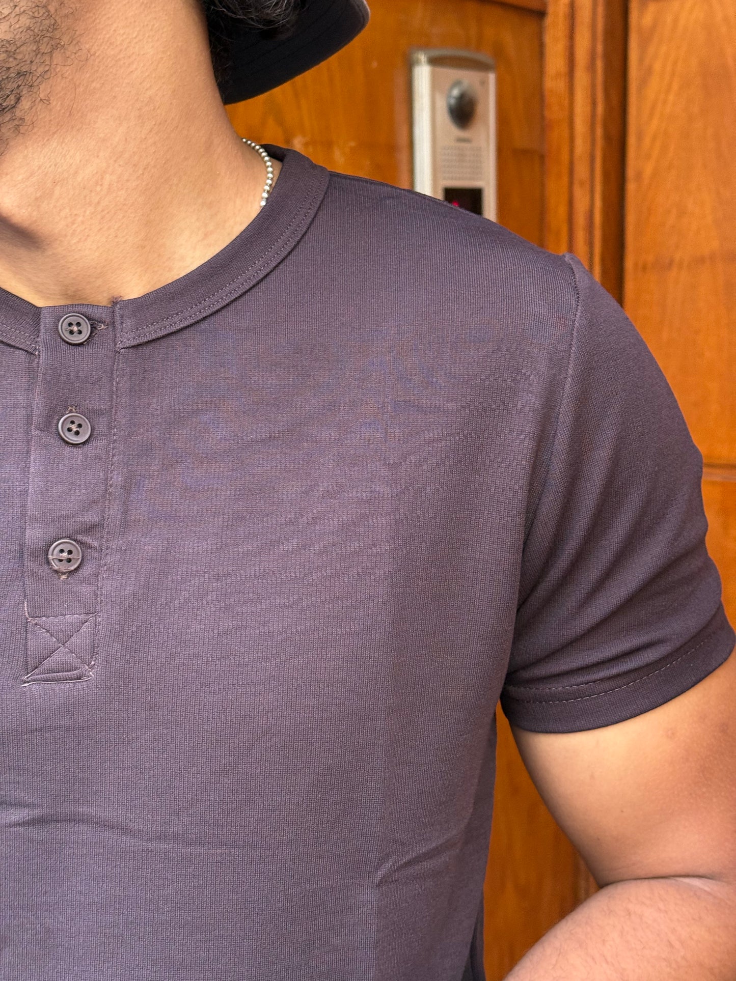 T-SHIRT SLIM FIT BROWN NGR 099
