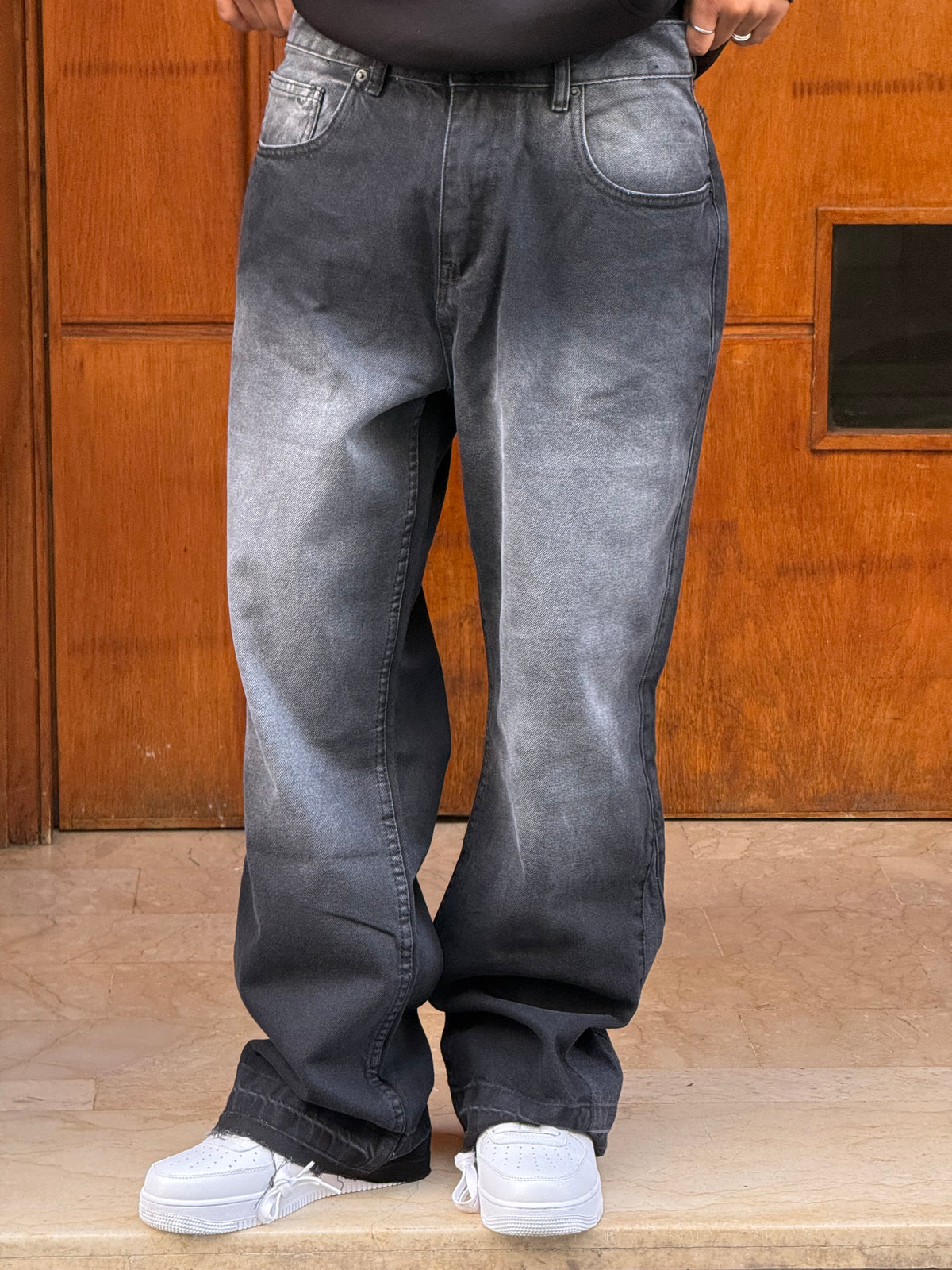 FLARED JEANS (BLACK)