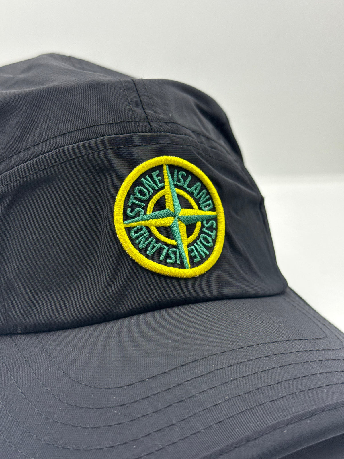 CAP STONE ISLAND BLACK (1)