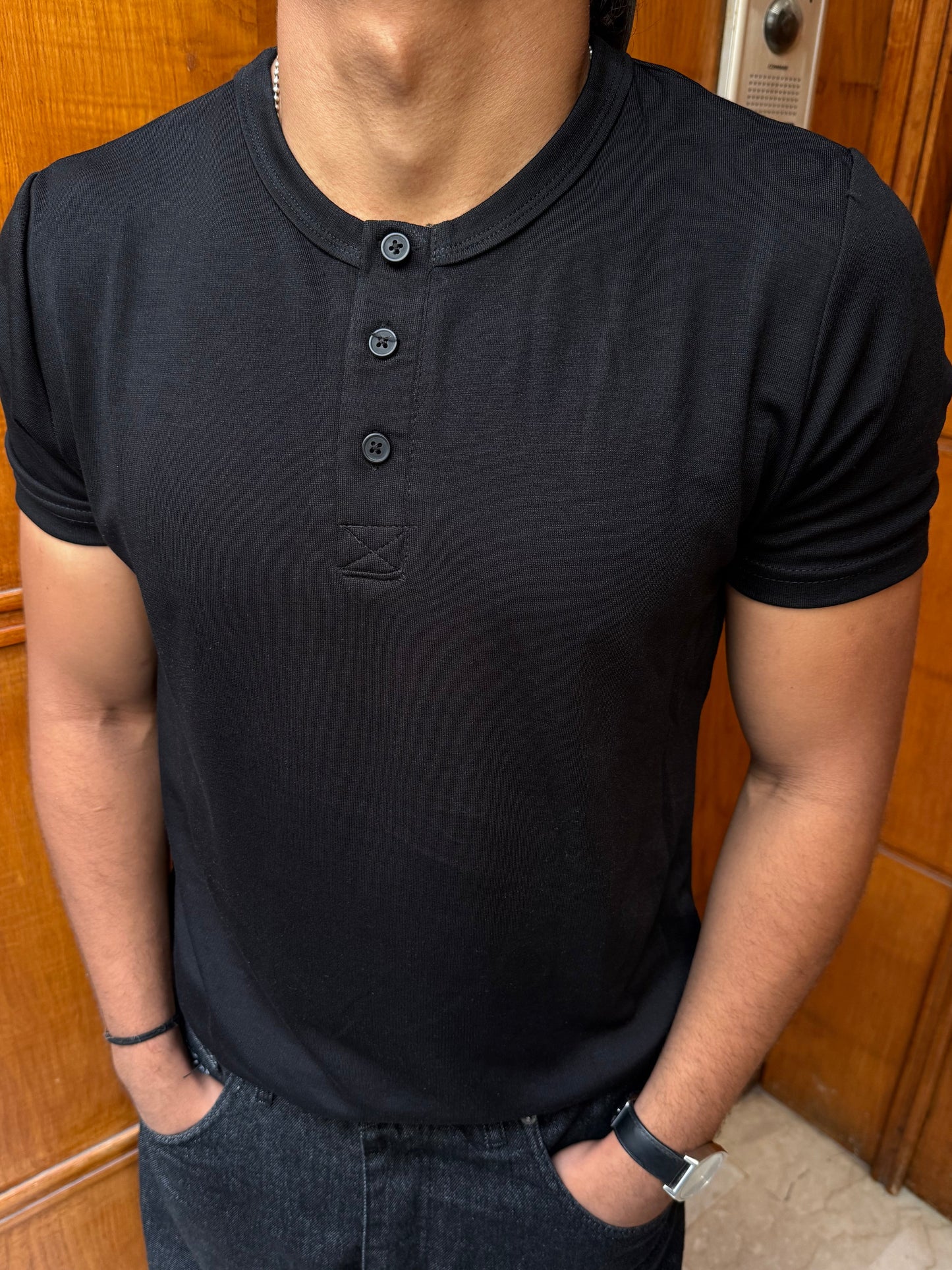 T-SHIRT SLIM FIT BLACK NGR 099