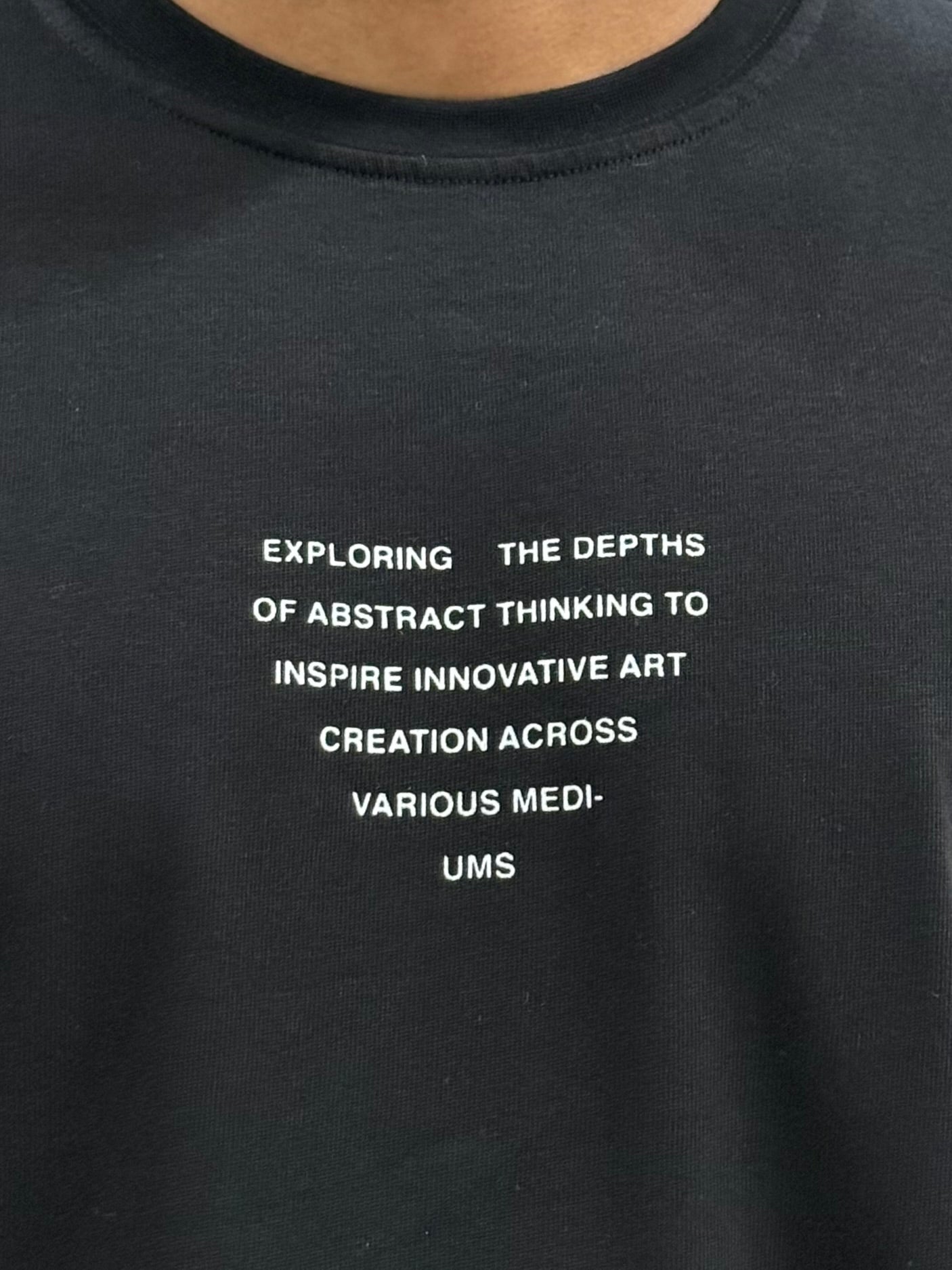 T-SHIRT EXPLORING BLACK SR