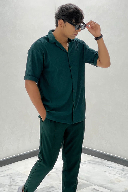 ENSEMBLE AVEC CHEMISE VERT