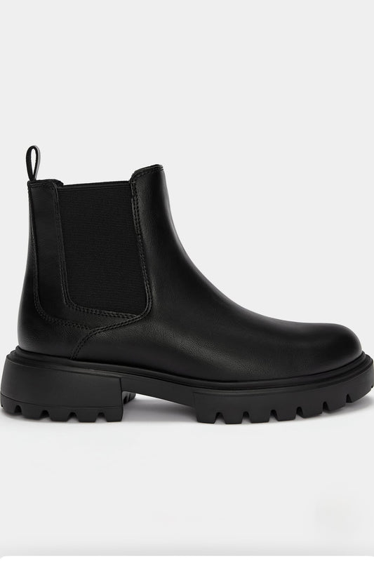 CHUNKY SOLE CHELSEA BOOTS