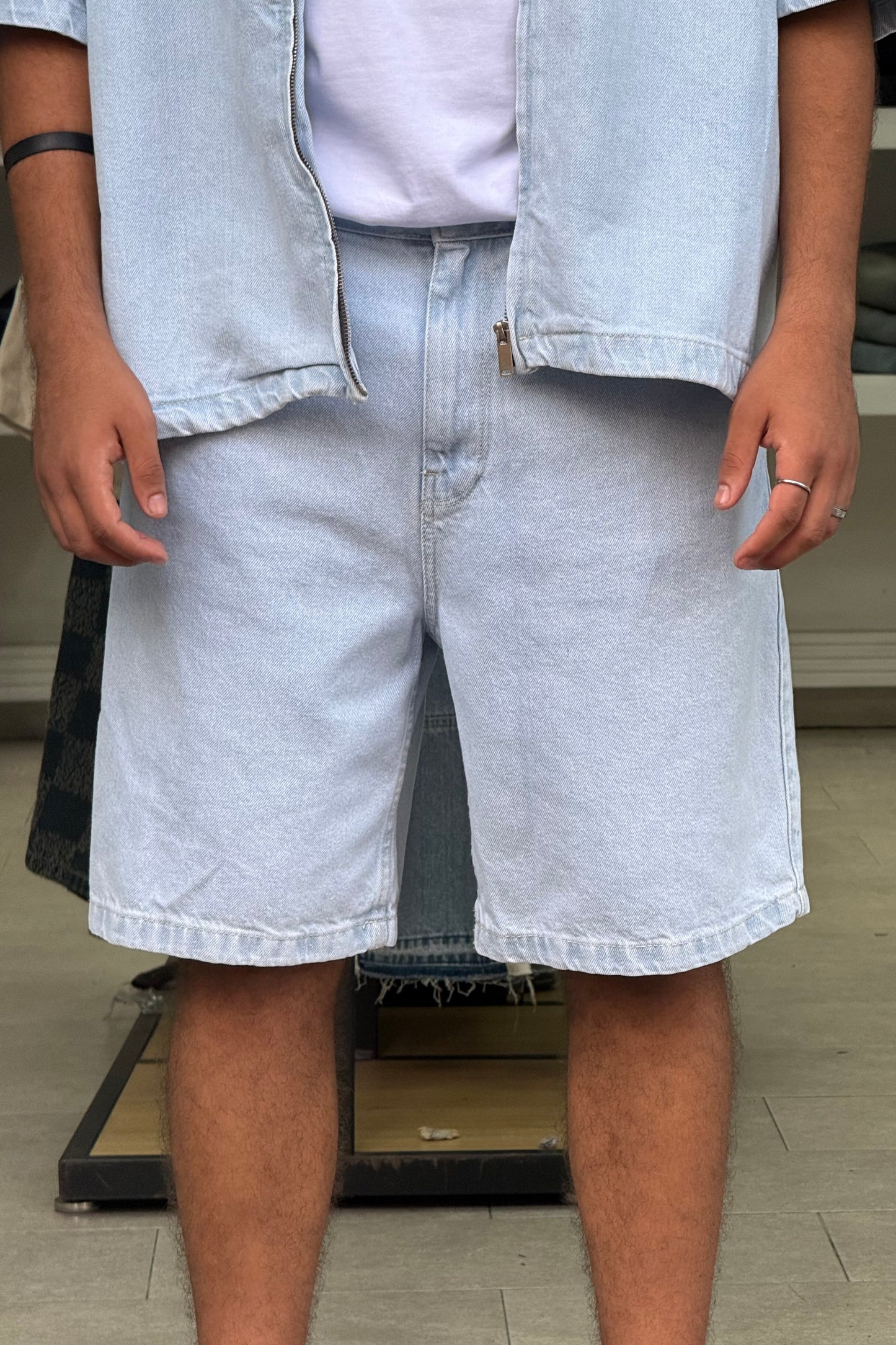 ENSEMBLE JEANS AVEC SHORT DELAVE