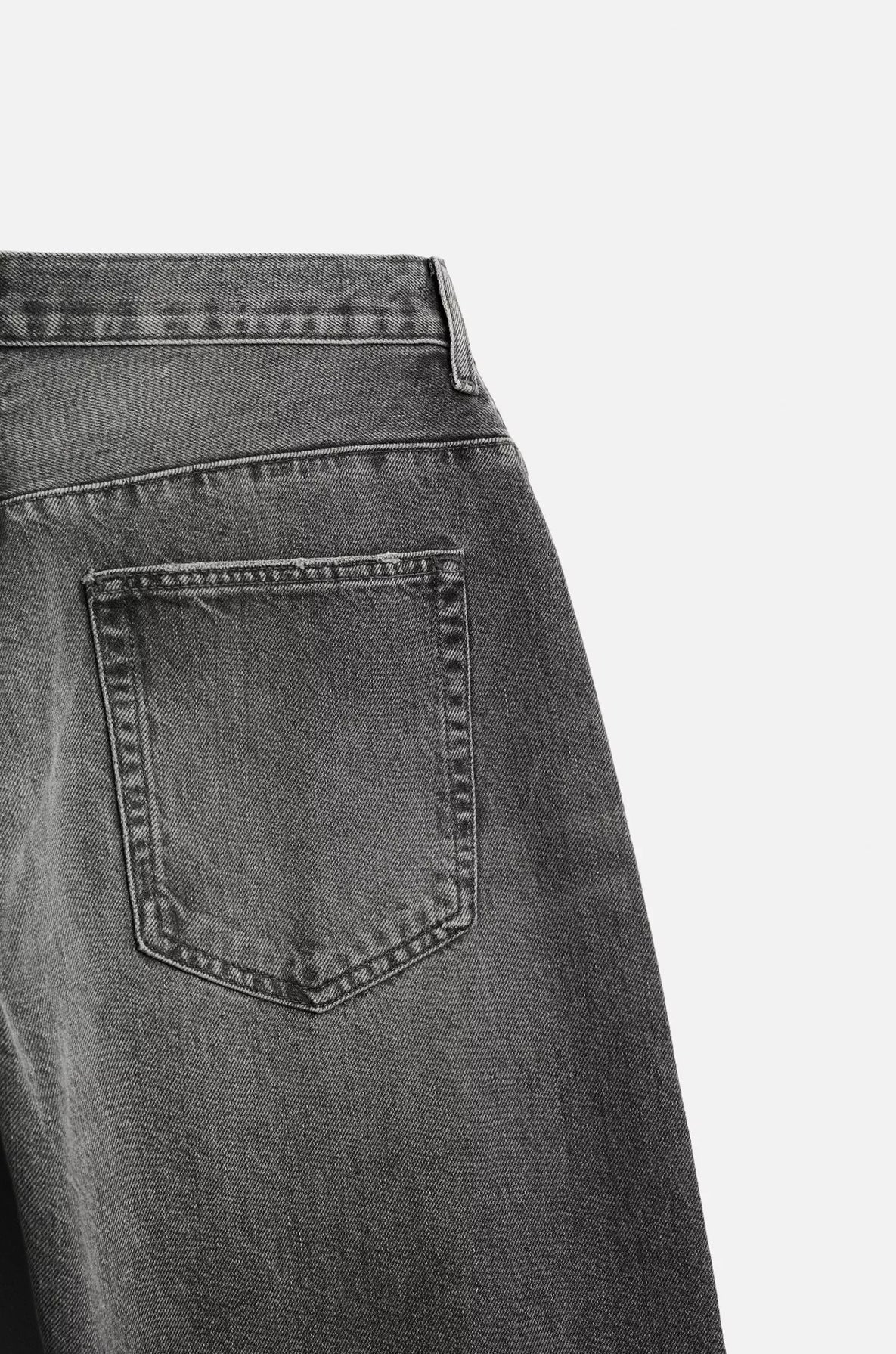 BAGGY JEANS WITH SEAM DETAIL ZARA