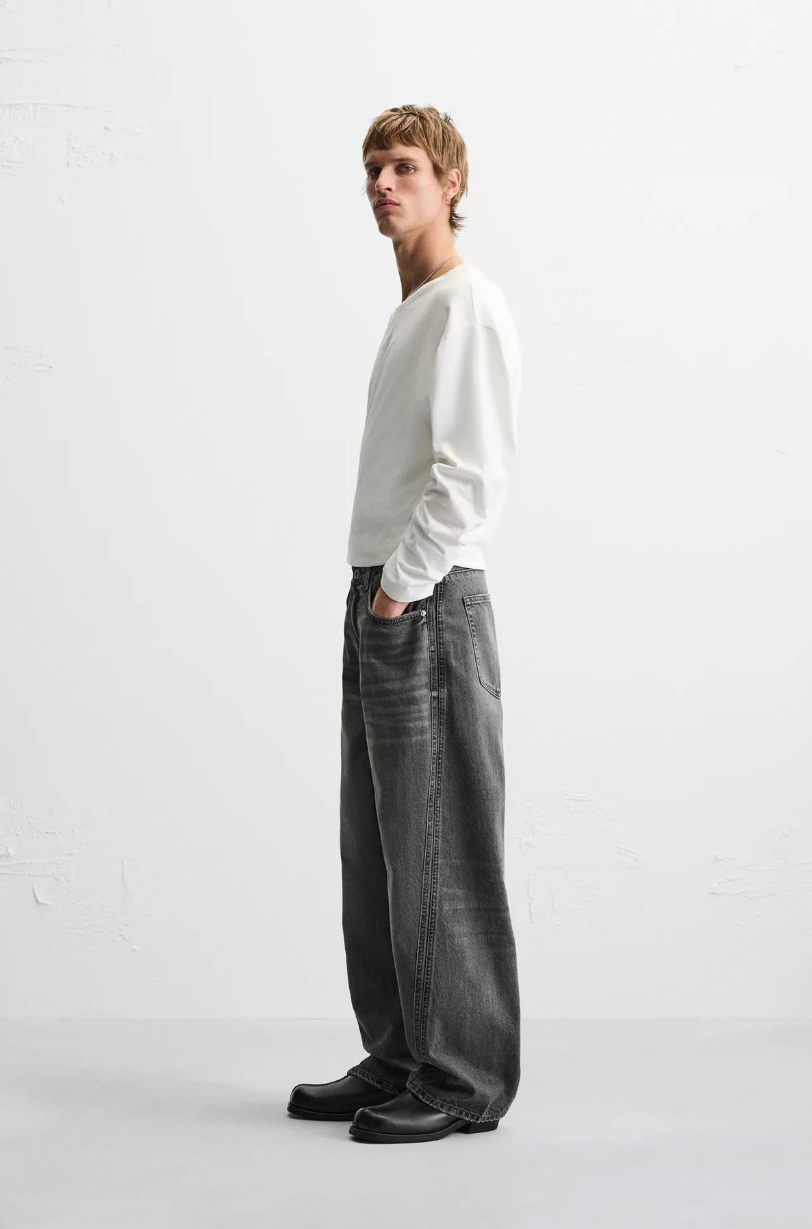 BAGGY JEANS WITH SEAM DETAIL ZARA