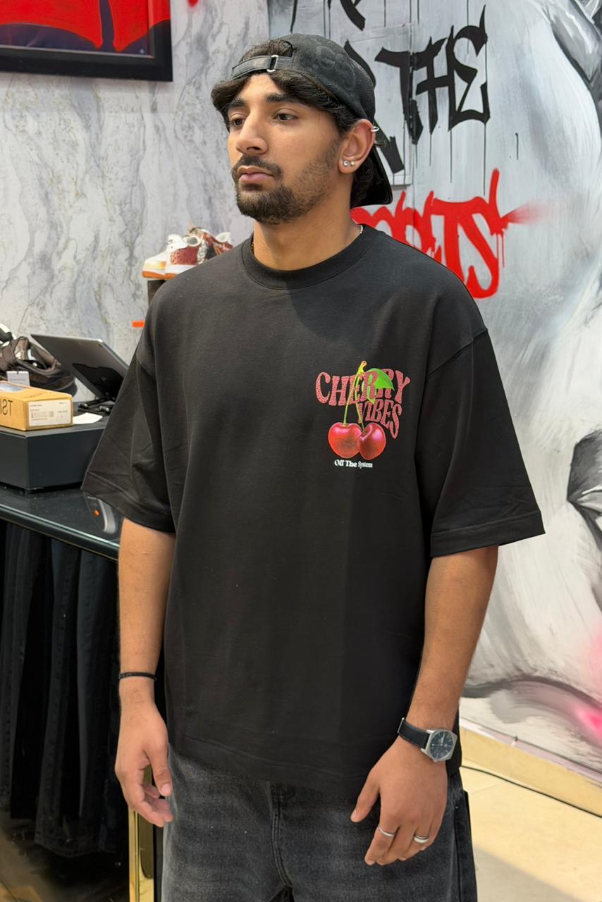 T-SHIRT CHERRY VIBES BLACK