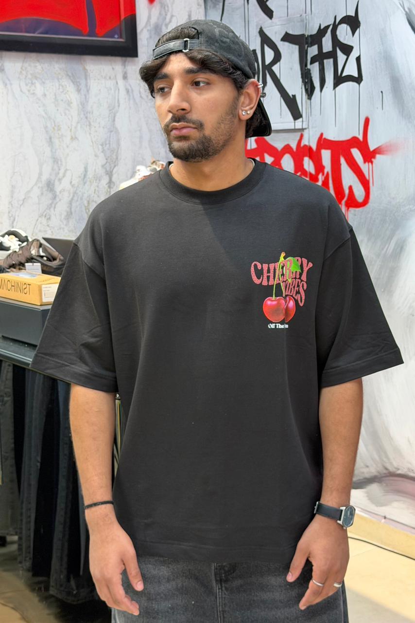 T-SHIRT CHERRY VIBES BLACK