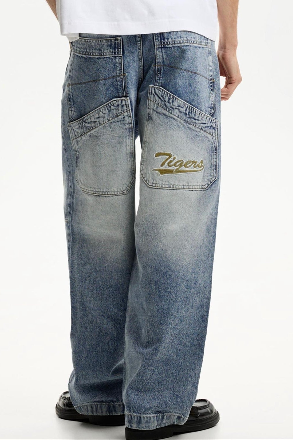 SUPPER BAGGY JEANS TIGERS BERSHKA