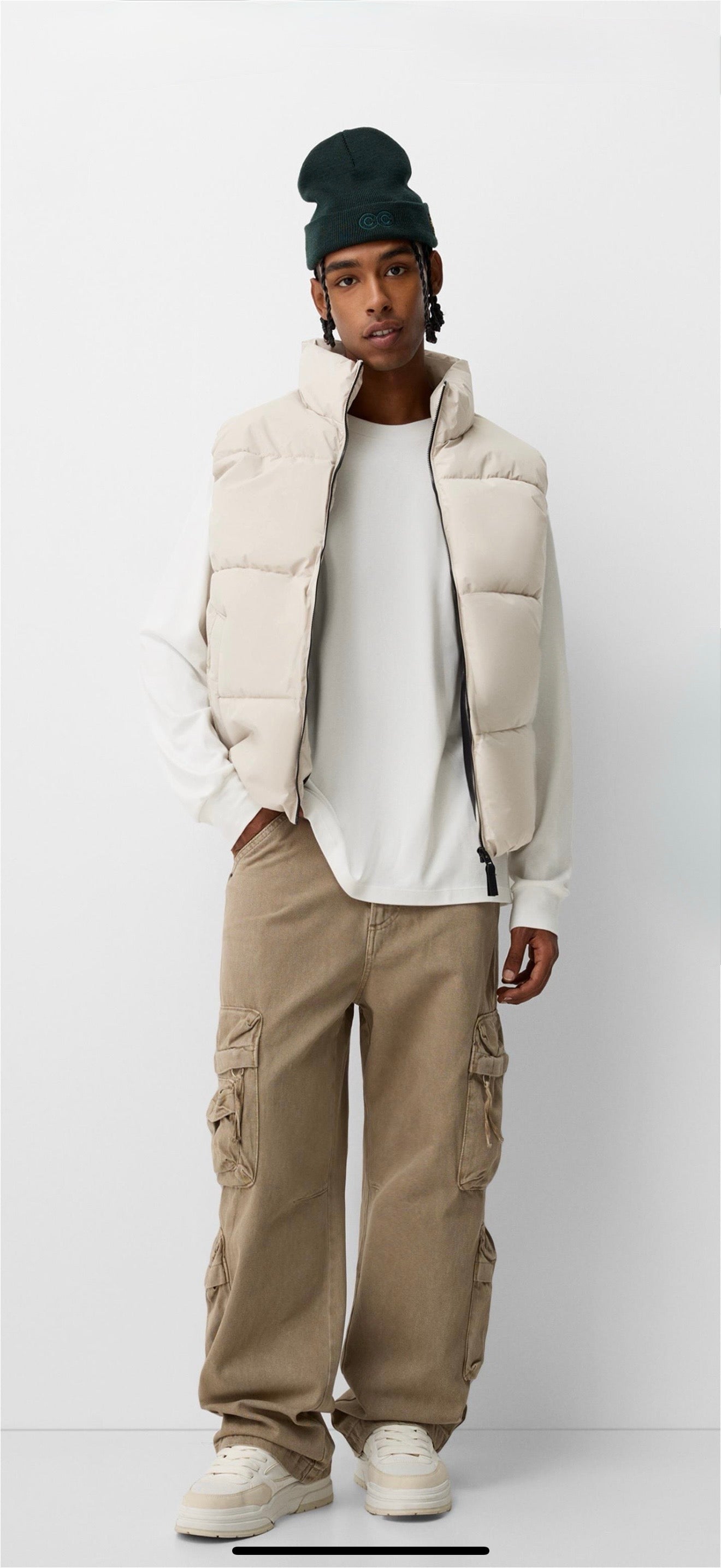 GILET PUFFER WHITE BERSHKA