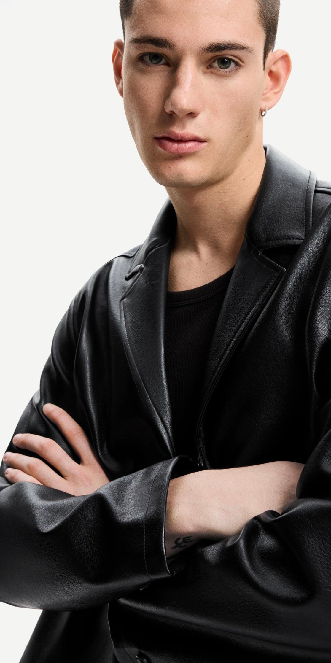 FAUX LEATHER CROPPED BLAZER BERSHKA