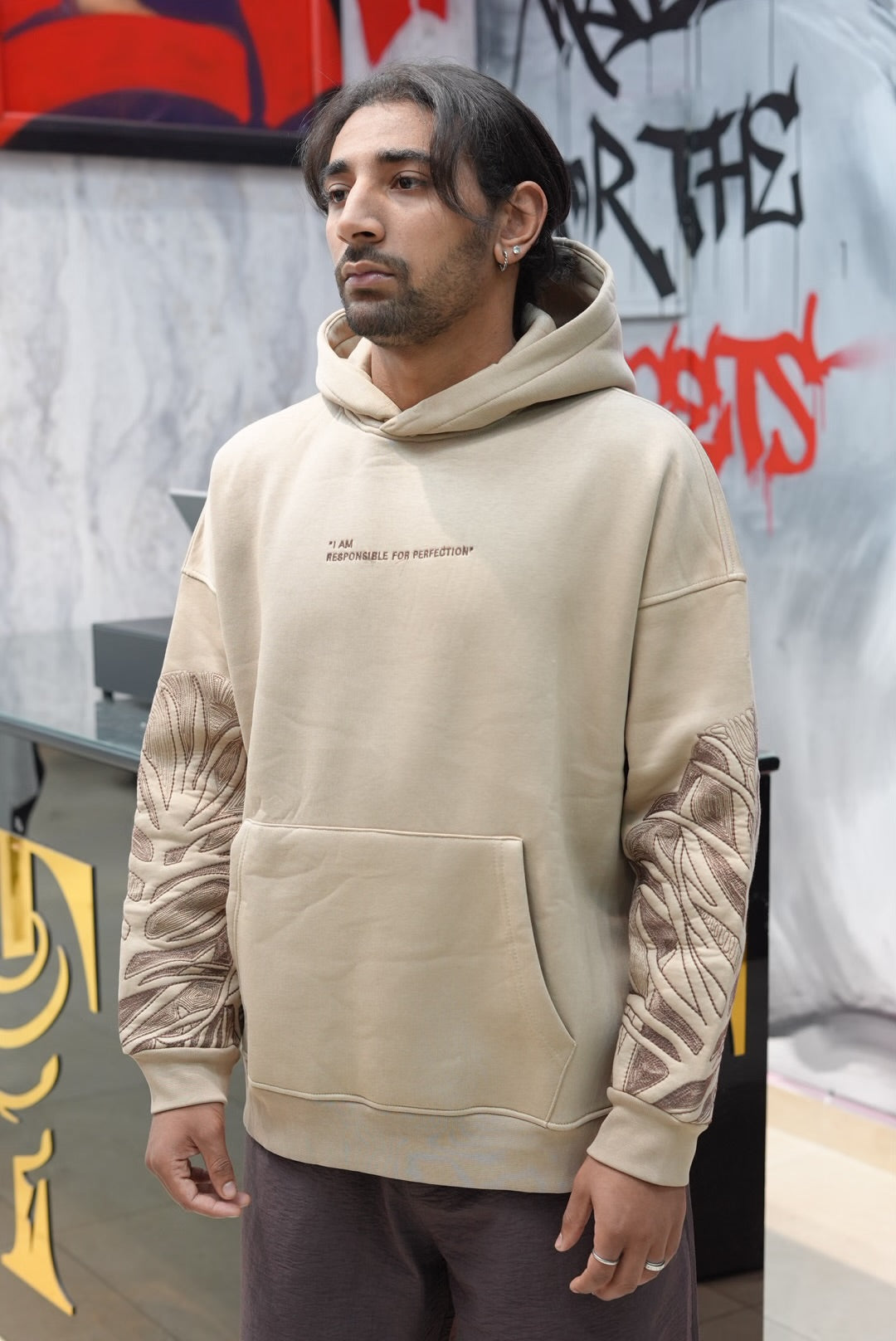 HOODIES I AM RESONSIBALE BEIGE swe25007