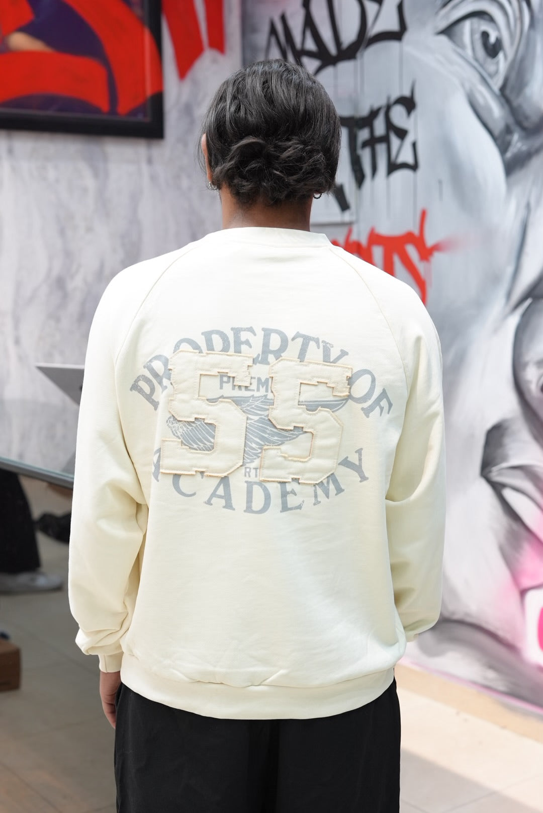 SWEATSHIRT PRODERTY OF WHITE 2716