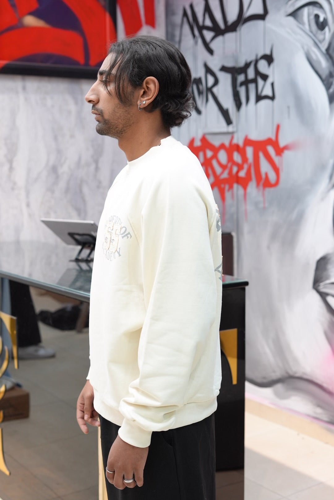 SWEATSHIRT PRODERTY OF WHITE 2716