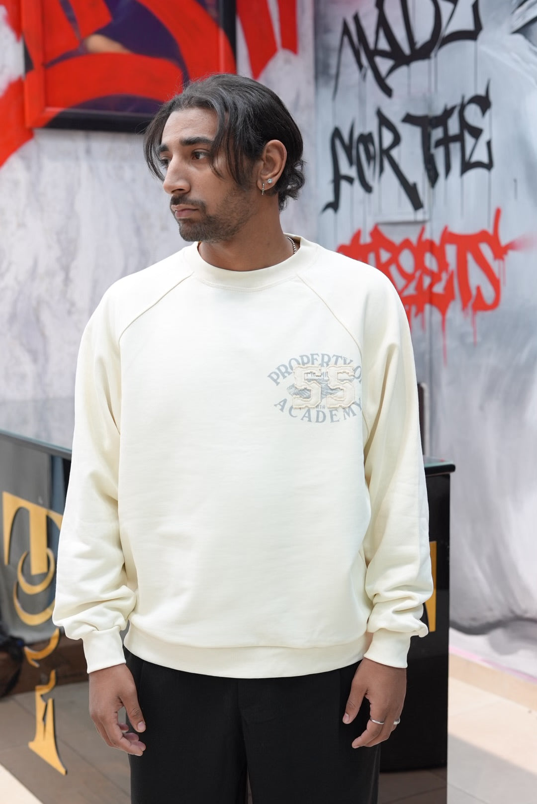 SWEATSHIRT PRODERTY OF WHITE 2716