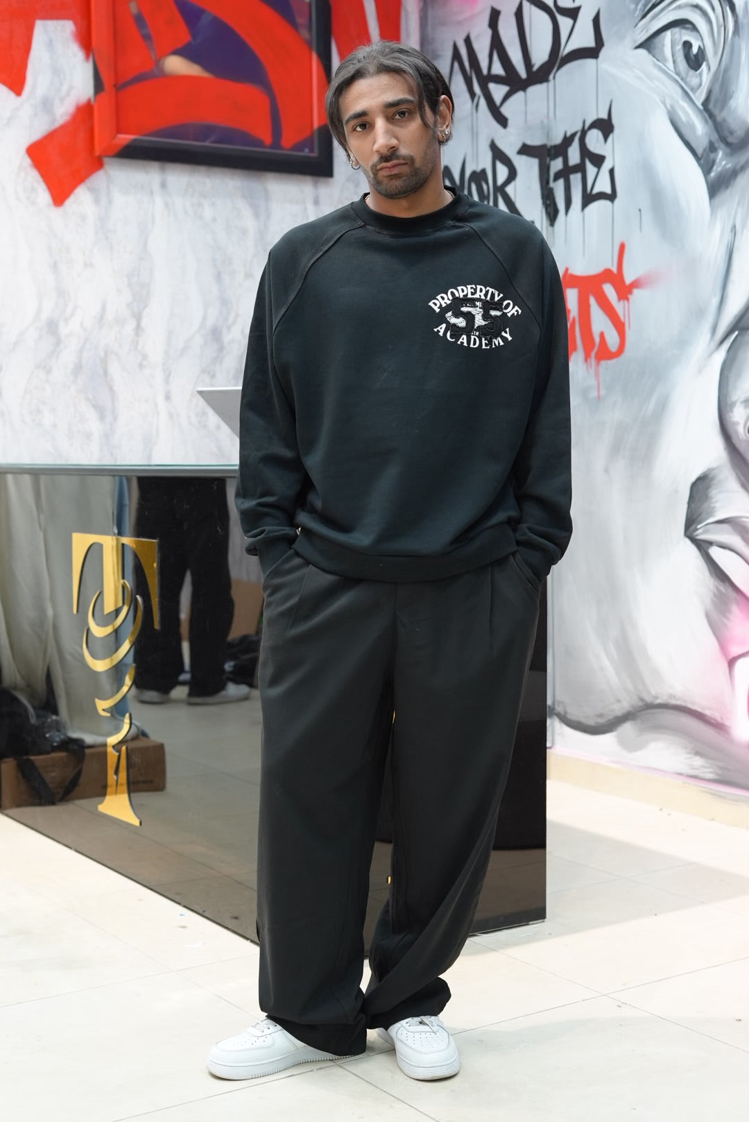 SWEATSHIRT PRODERTY OF BLACK 2716