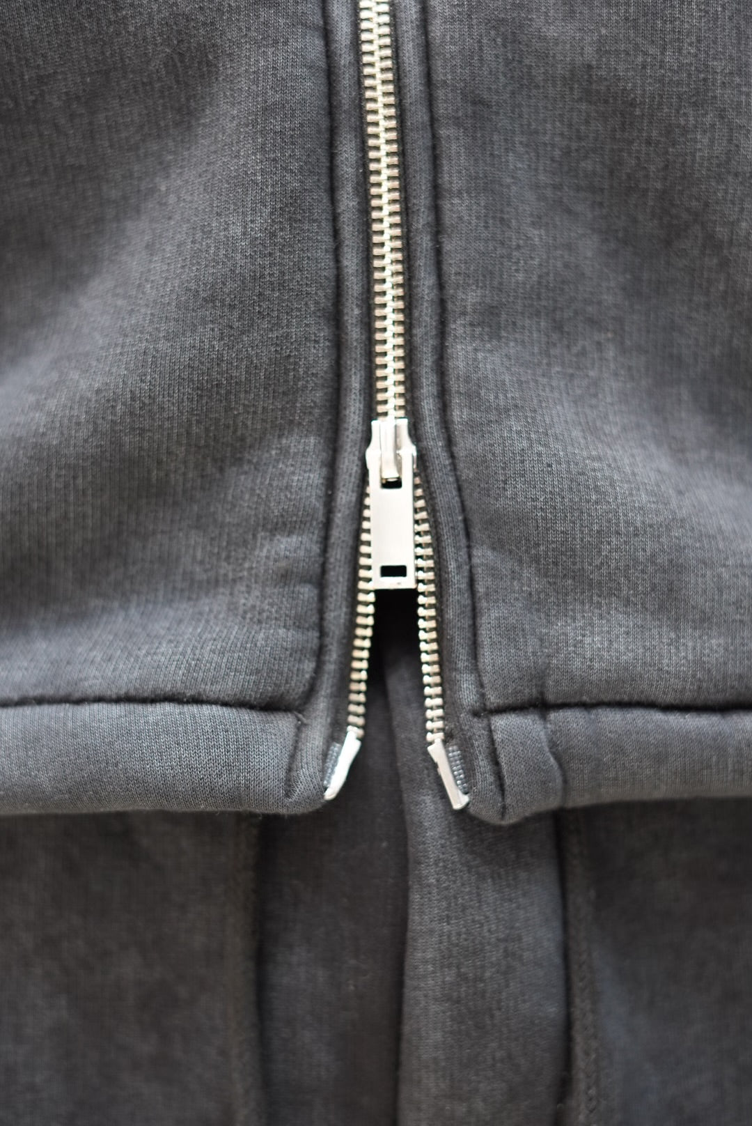 ENSEMBLE ZIP BLACK v70-109